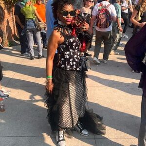 Meet your Posher, Rebecca the Fabulous Shaman Designer